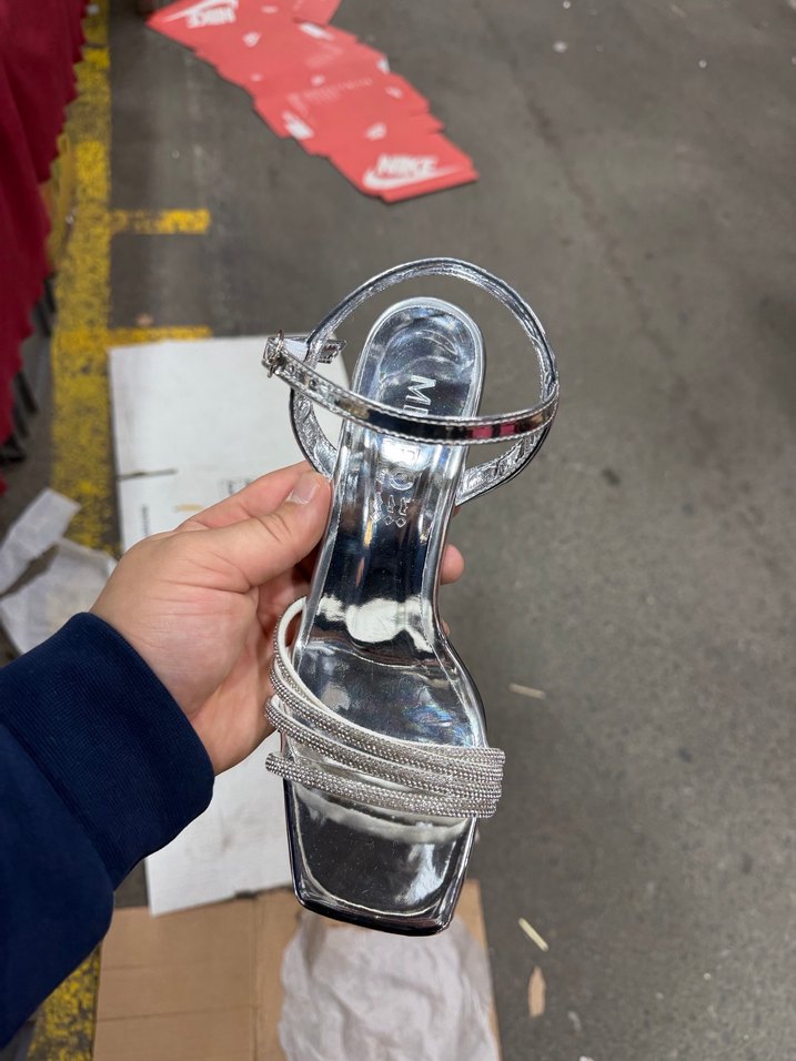 Gri Metalik Blok Topuklu Kadın Abiye Ayakkabı - Görsel 4