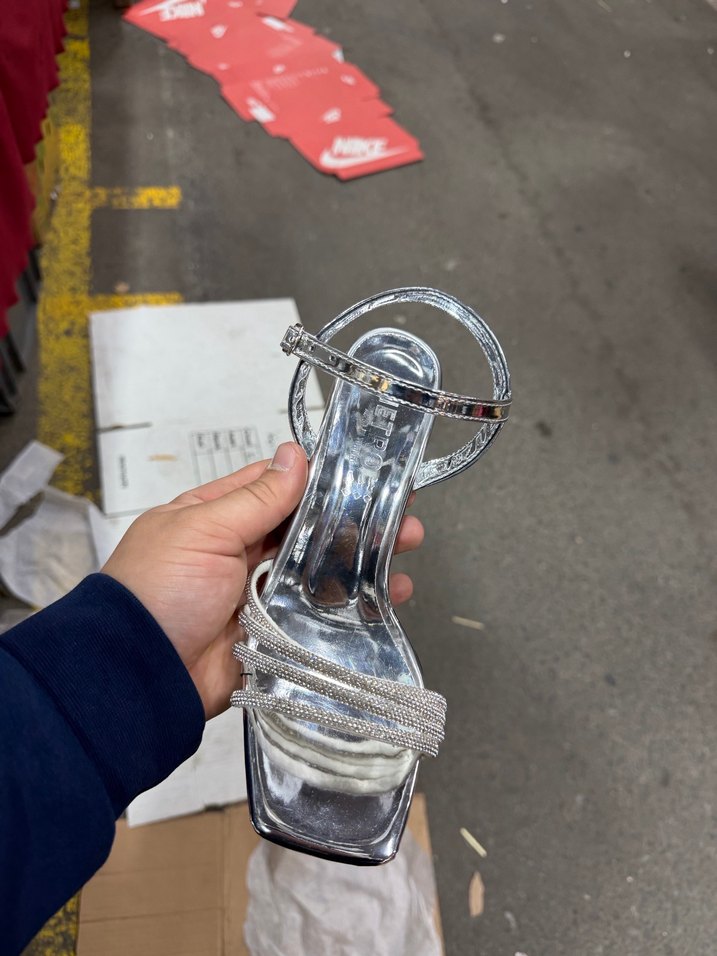 Gri Metalik Blok Topuklu Kadın Abiye Ayakkabı - Görsel 3