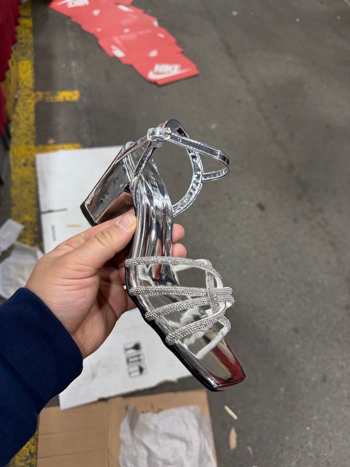 Gümüş Metal Tokalı Blok Topuklu Kadın Ayakkabı - Görsel 2