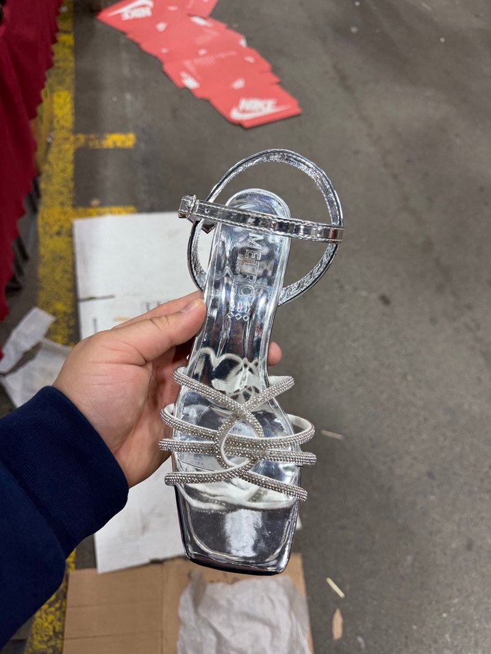 Gümüş Metal Tokalı Blok Topuklu Kadın Ayakkabı - Görsel 3