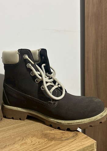 Erkek Kahverengi Bot ve Gri Bağcık - Görsel 2