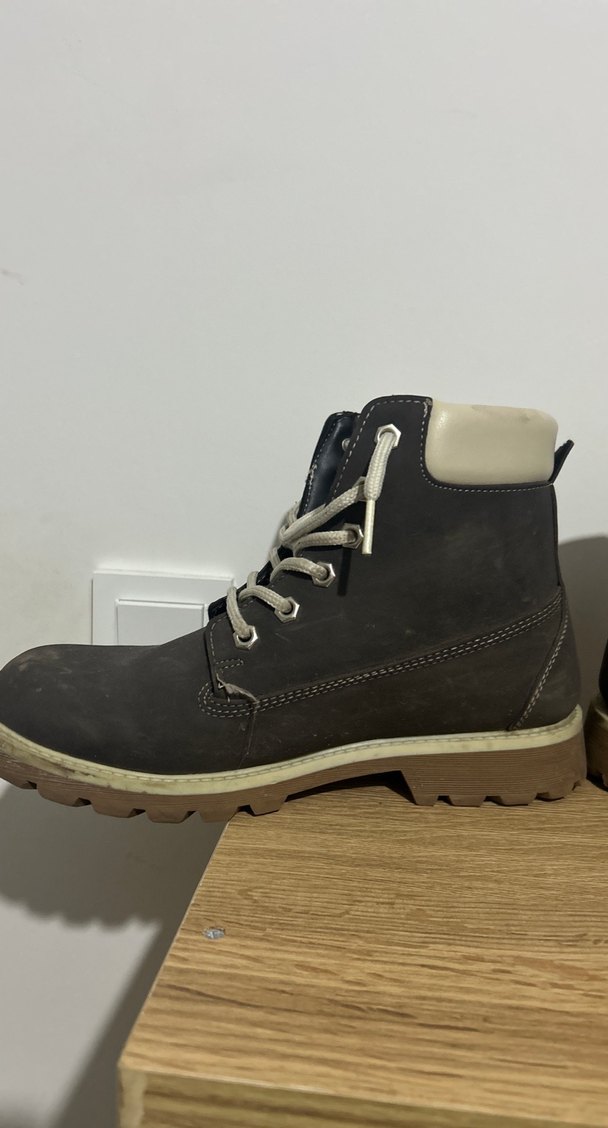 Erkek Kahverengi Bot ve Gri Bağcık - Görsel 3