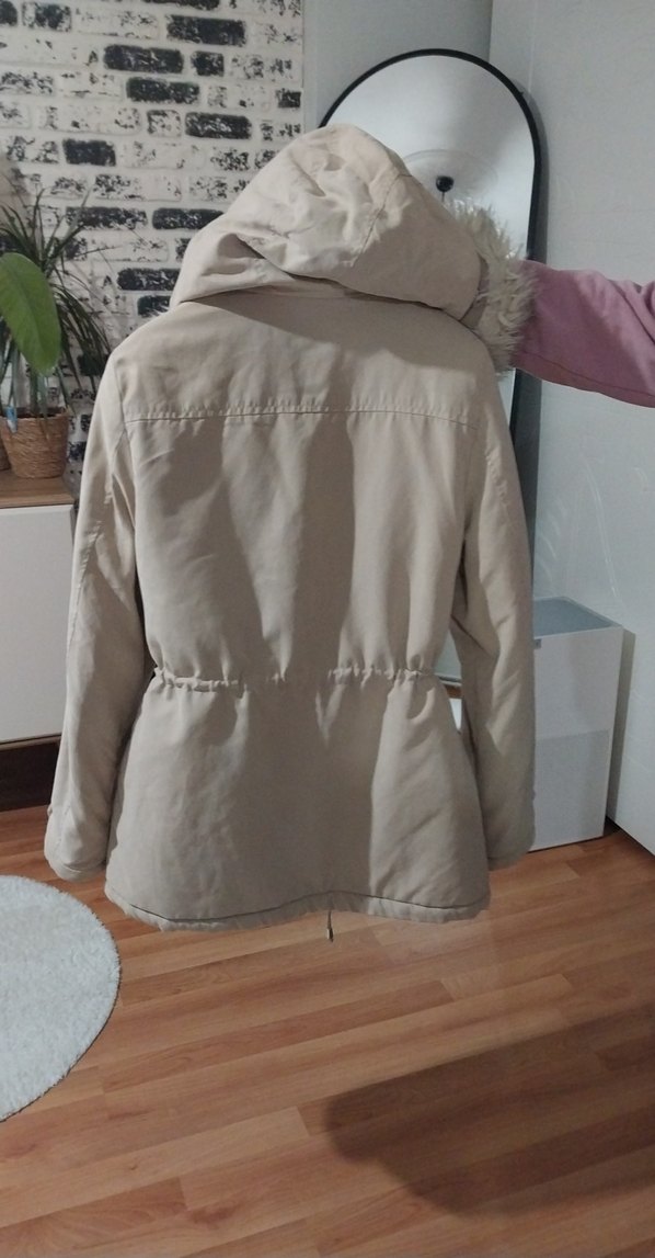 Kürklü Kapüşonlu Bej Kadın Kışlık Mont - Görsel 2