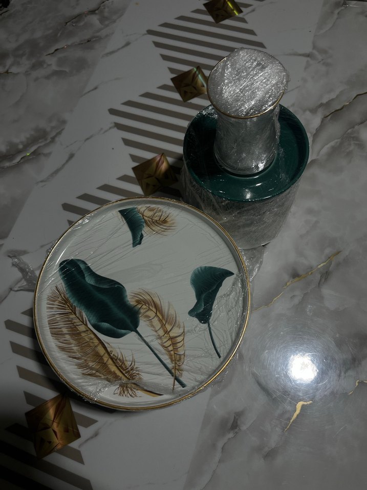 Beyaz yeşil ve altın sarısı Desenli Tabak ve Bardak tatlı servis - Görsel 2