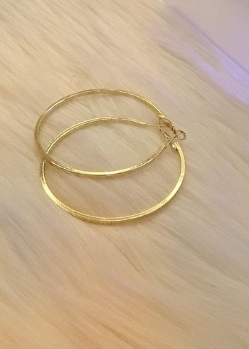 Altın Renkli Midi Halka Küpe - Görsel 2