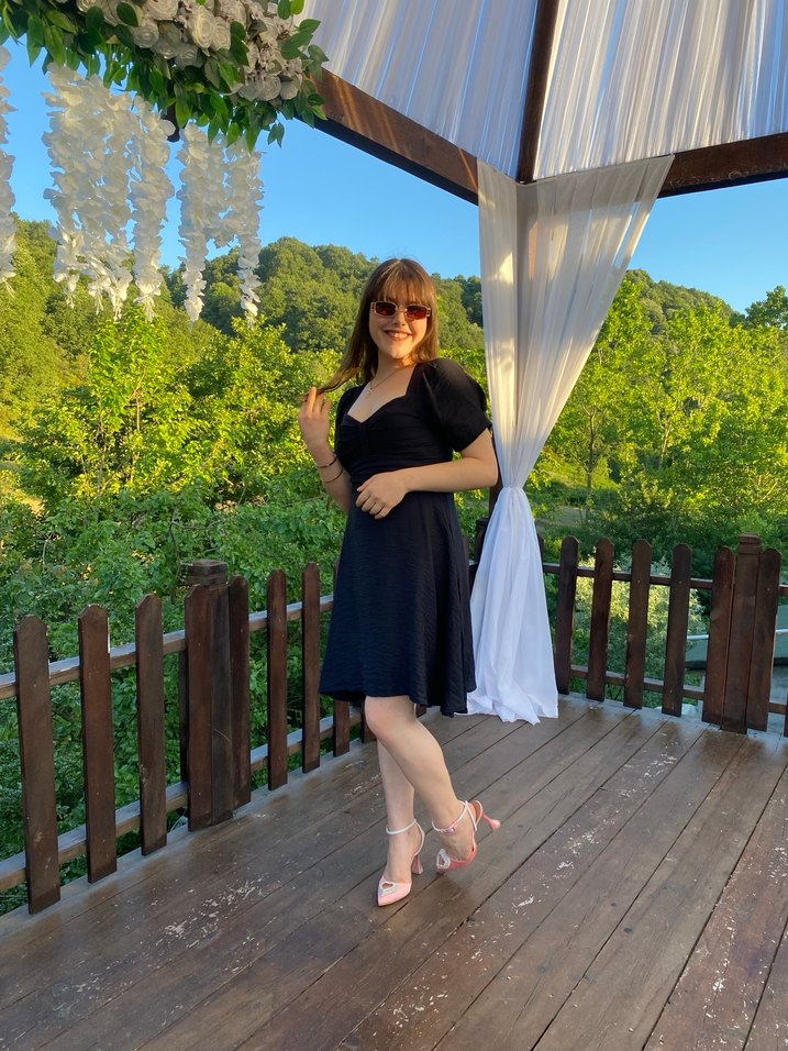 V Yaka Drapeli Siyah Midi Elbise - Görsel 3