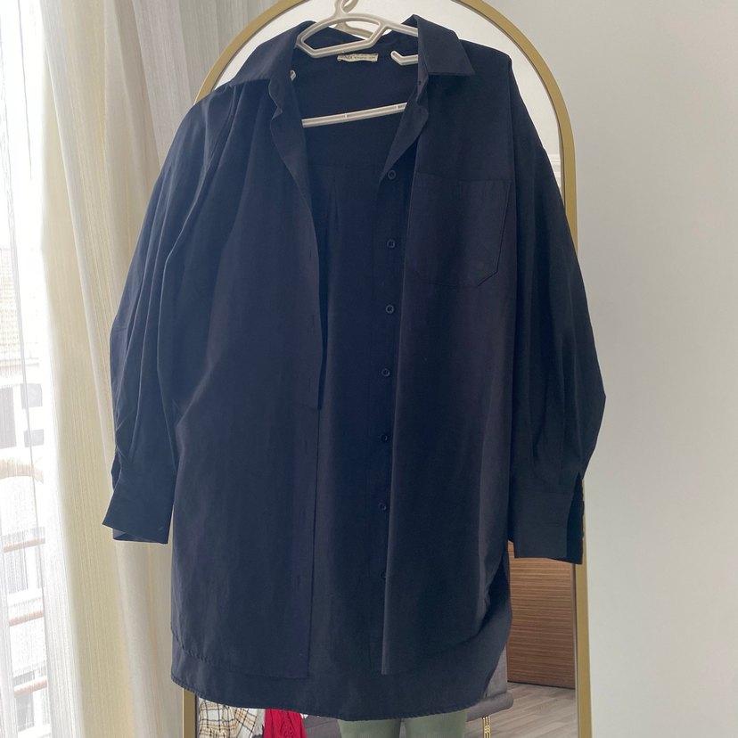 Siyah Keten Düğmeli Uzun Kollu Gömlek - Görsel 2