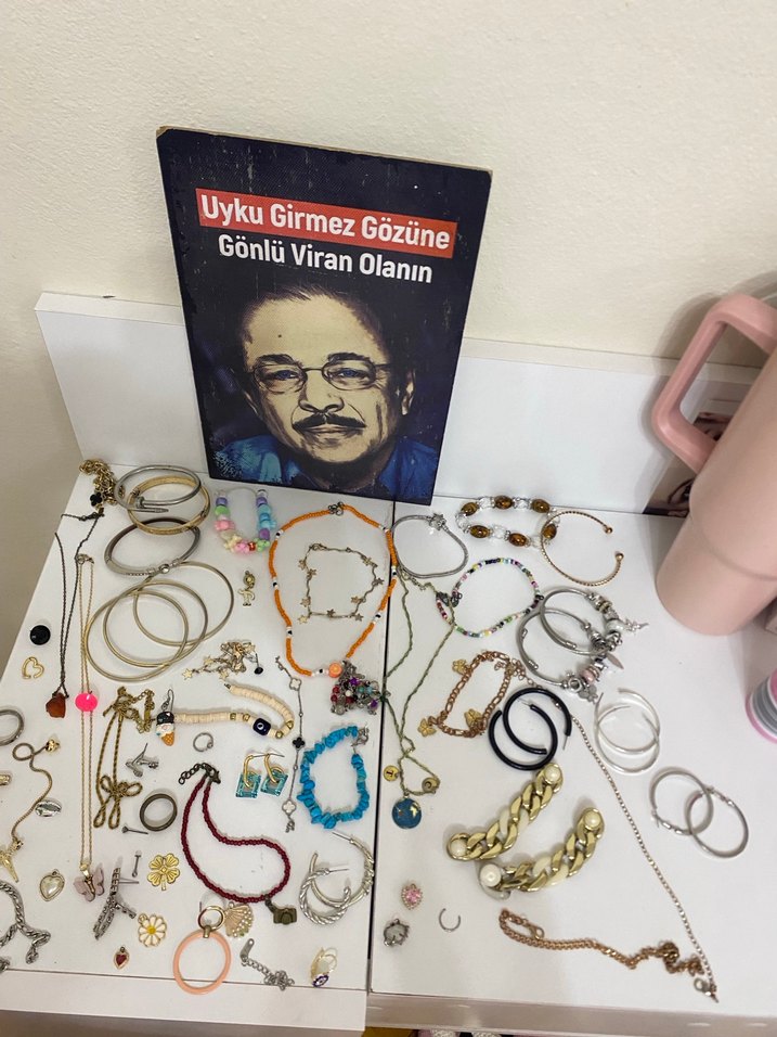 Çeşitli takılar charm bilerdik yüzük pirsing mevcut - Görsel 3