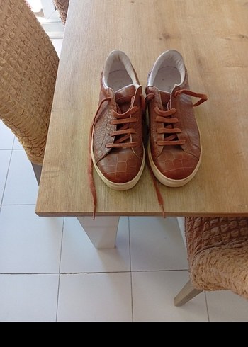 New Balance Kahverengi Deri Sneaker
