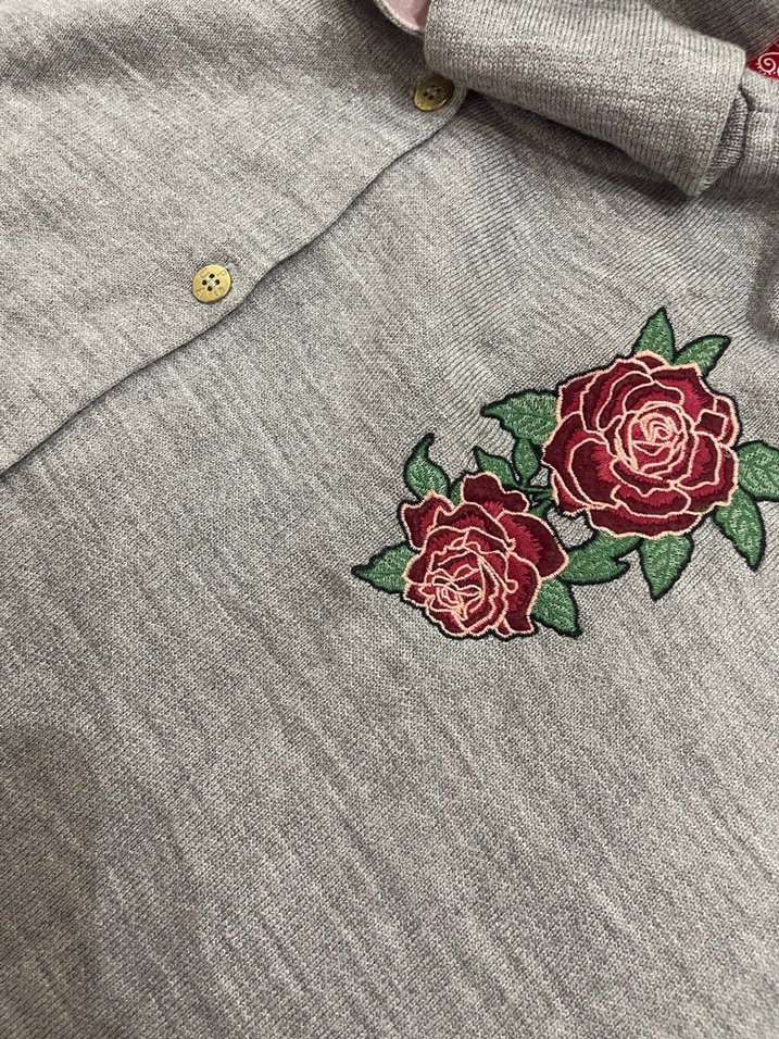 Düğmeli, Nakışlı Gri Kız Panço - Görsel 3