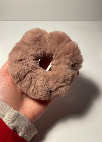 Bej Kürklü Kadın Saç Tokası - Görsel 2