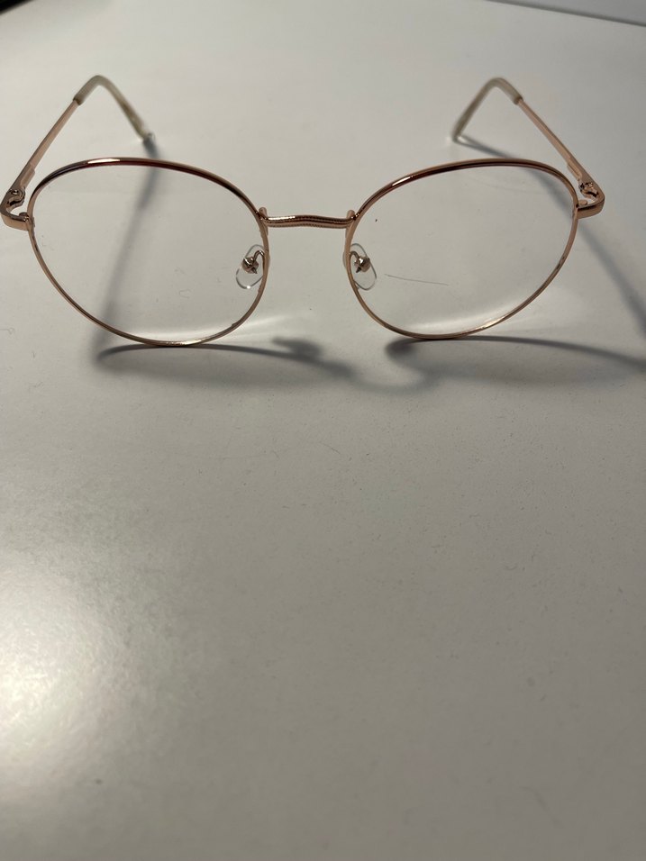 Bej Minimalist Kadın Gözlüğü - Görsel 4