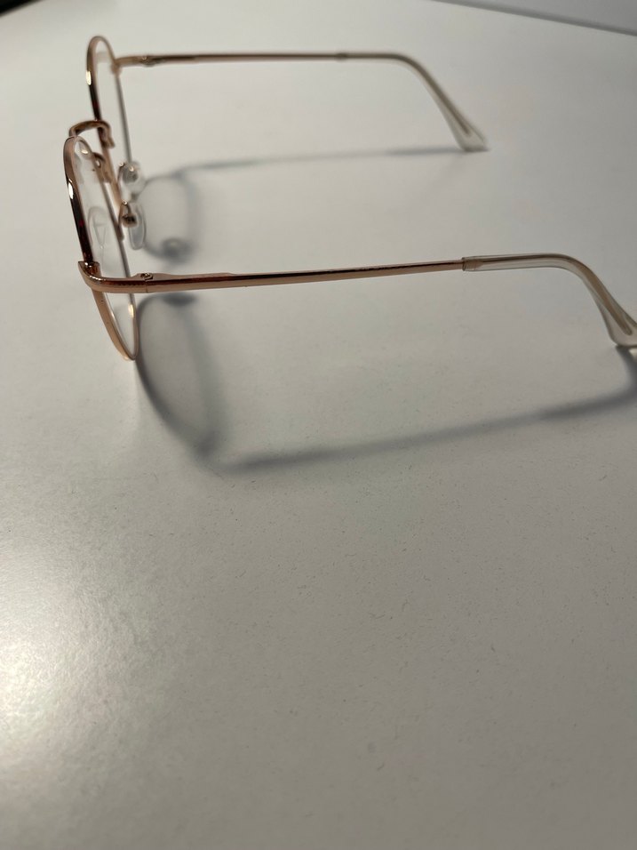Bej Minimalist Kadın Gözlüğü - Görsel 3