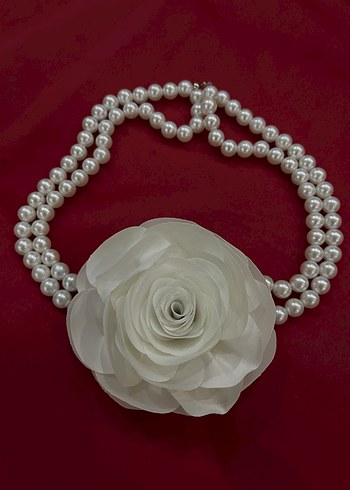 Çiçek Detaylı Uzun İnci Kolye - Görsel 3