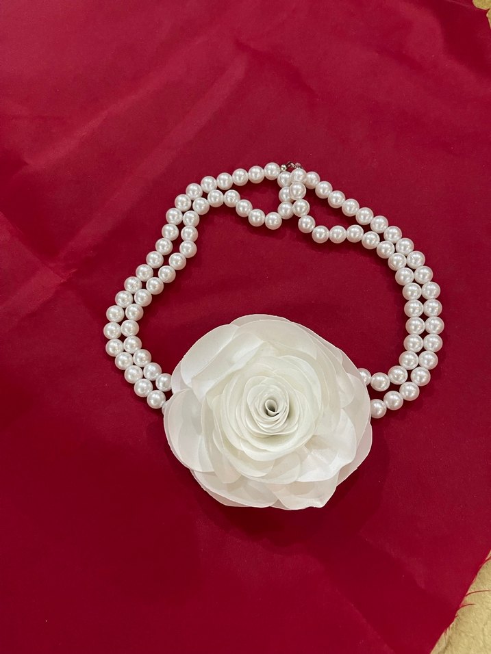 Çiçek Detaylı Uzun İnci Kolye - Görsel 4