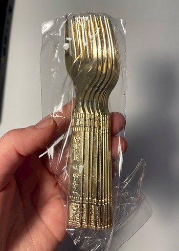 Parlak Altın Renkli Plastik Çatal Seti - Görsel 2