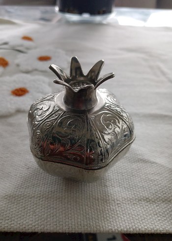 dekoratif şamdan ve yanındaki ürünler - Görsel 4