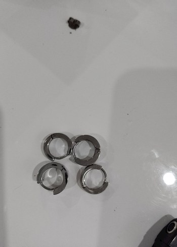 birden fazla 
Erkek küpe - Görsel 4