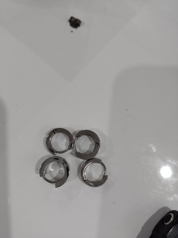 birden fazla 
Erkek küpe - Görsel 4