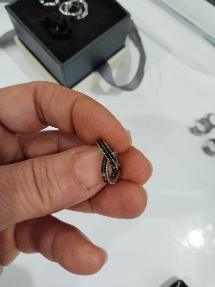 birden fazla 
Erkek küpe - Görsel 3