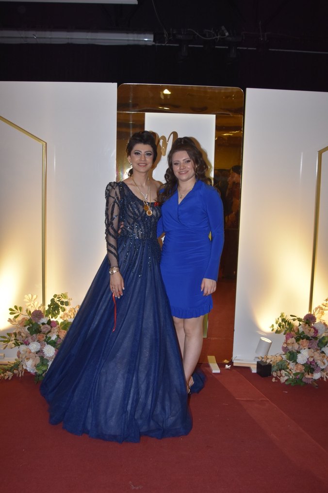 Uzun Kollu V Yakalı Mavi Drapeli Elbise - Görsel 3