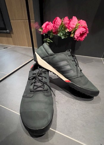 Adidas 42.5