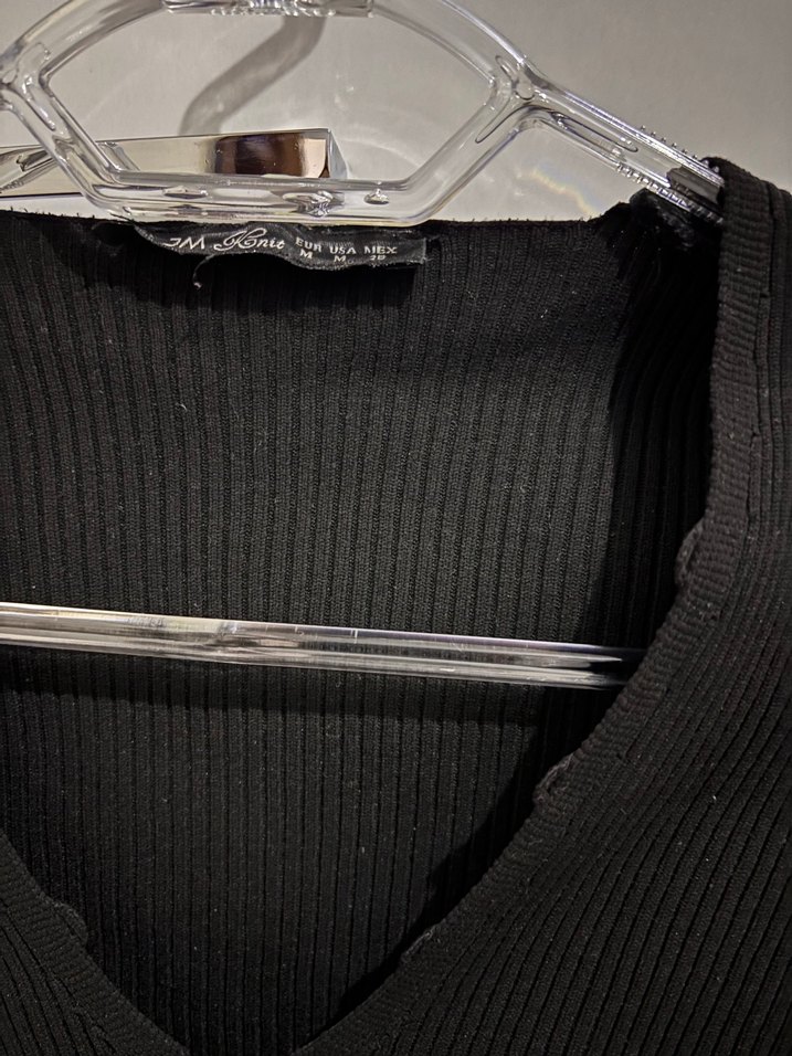 Siyah V Yaka Uzun Kollu Kadın Kazak - Görsel 3