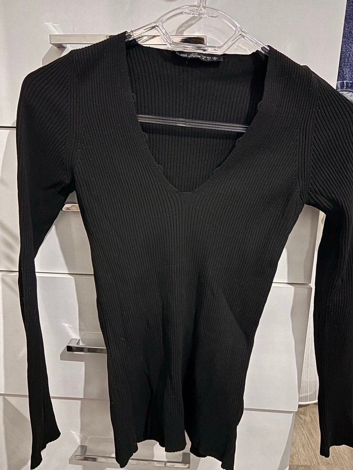 Siyah V Yaka Uzun Kollu Kadın Kazak - Görsel 2