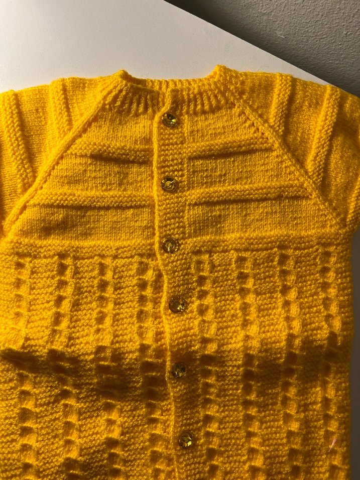 Kız Çocuk Sarı Örgü Kolsuz Hırka - Görsel 2