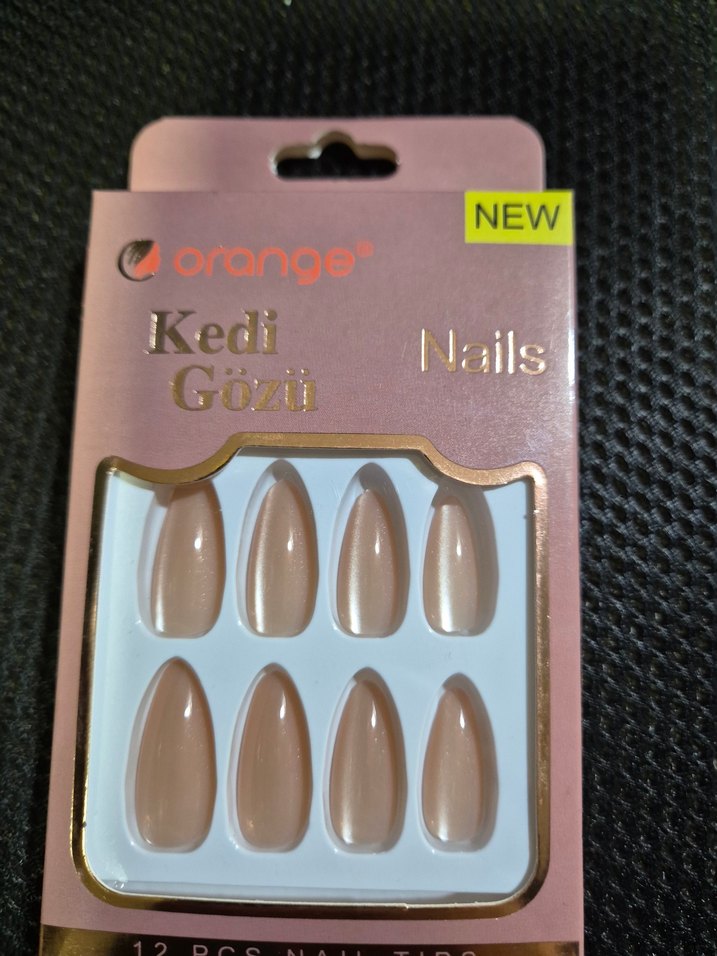 Beyaz Kedi Gözü Tırnak Süslemeleri - Görsel 2