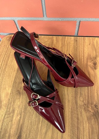 Kırmızı Parlak Tokalı Stiletto Topuklu Kadın Ayakkabı - Görsel 2