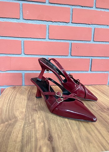 Kırmızı Parlak Tokalı Stiletto Topuklu Kadın Ayakkabı - Görsel 4