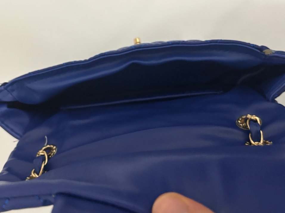 Zincir Detaylı Mavi Kadın Çanta - Görsel 4