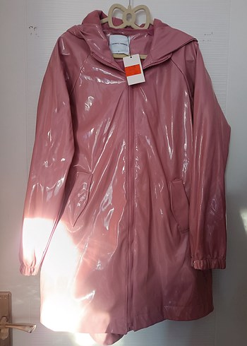 Pembe Parlak Yağmurluk - Görsel 2