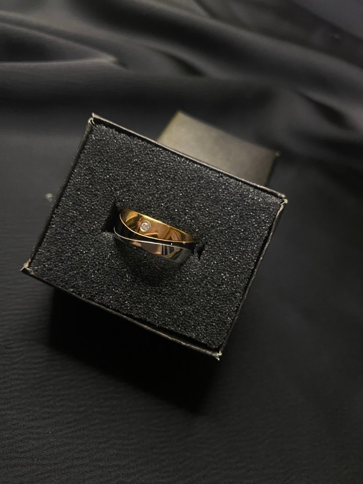 Klasik Zarafet Altın Tokalı Kadın Yüzük - Görsel 2