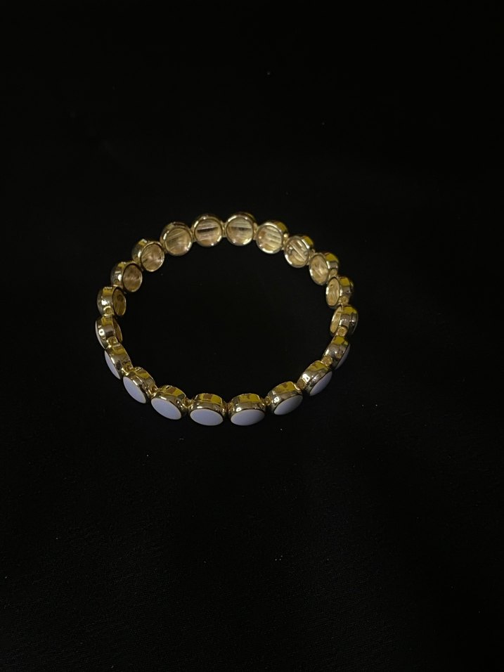 Zincir Detaylı Beyaz Puantiyeli Kadın Bileklik - Görsel 2