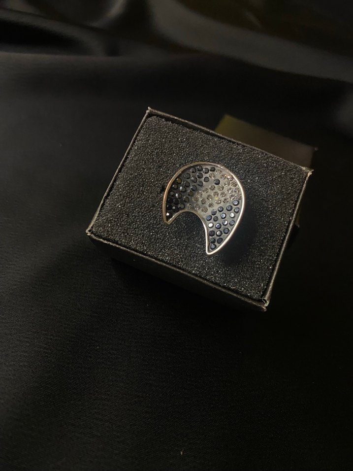 Siyah Payetli Avant-Garde Kadın Yüzük - Görsel 2