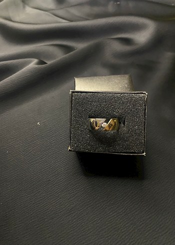 Koyu Altın Renkli Yılan Desenli Tokalı Yüzük - Görsel 2