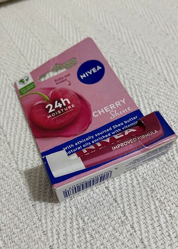 Nivea Kırmızı Parlak Dudak Balsamı - Görsel 2