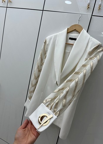 Beyaz Nakışlı Kadın Mini Blazer - Görsel 3