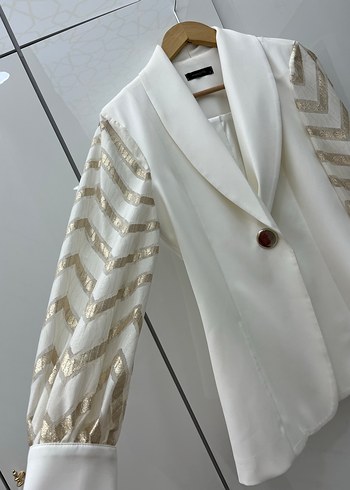 Beyaz Nakışlı Kadın Mini Blazer - Görsel 2