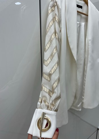 Beyaz Nakışlı Kadın Mini Blazer - Görsel 4