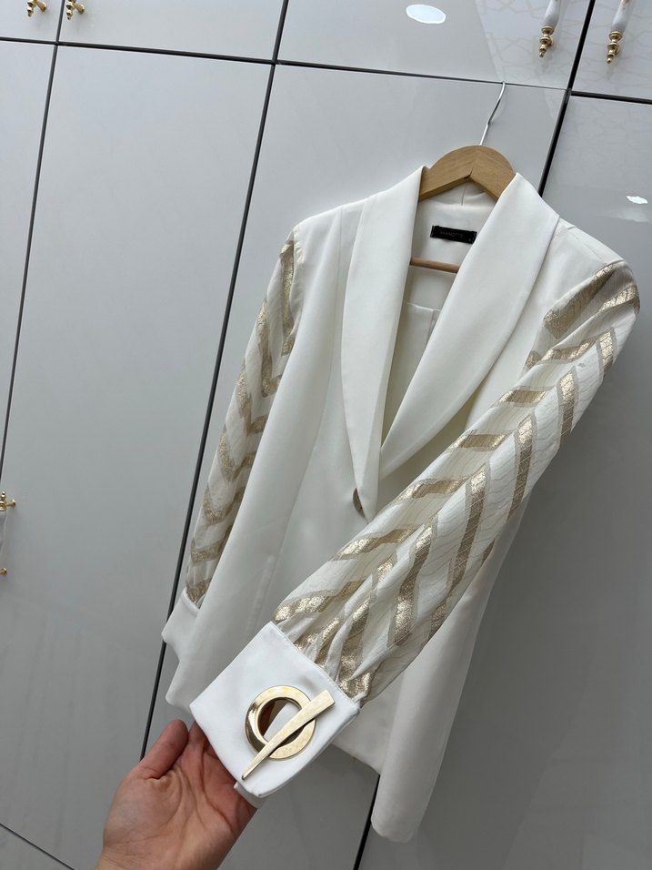 Beyaz Nakışlı Kadın Mini Blazer - Görsel 3