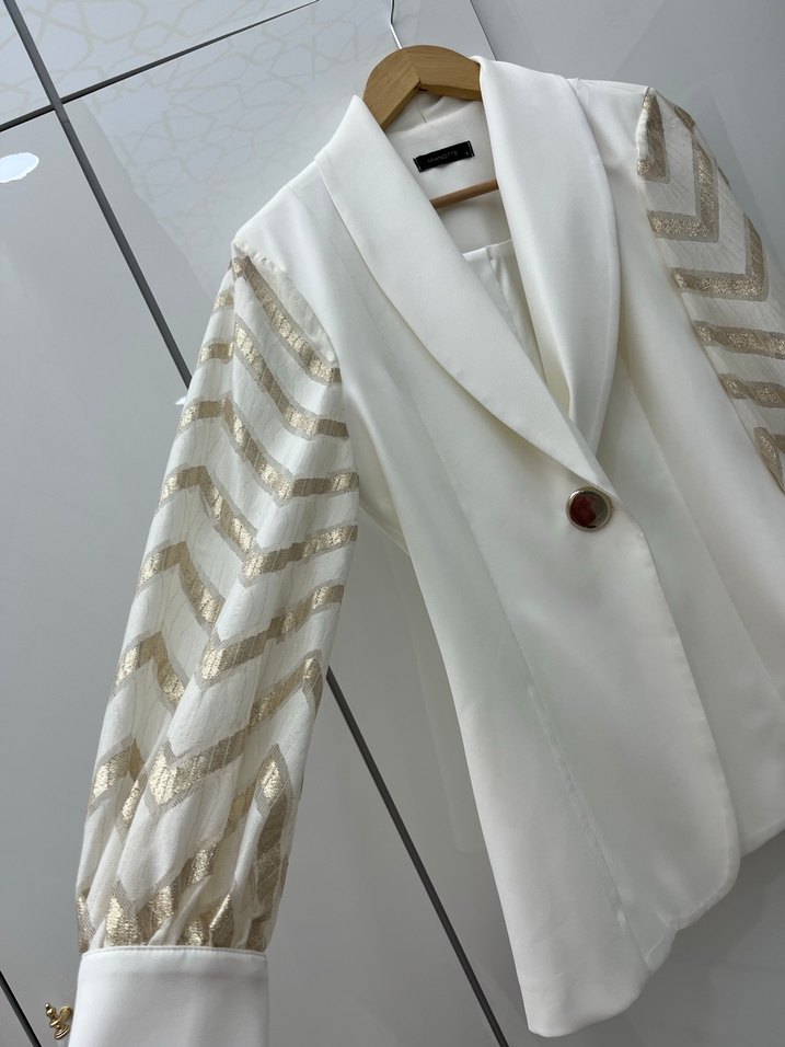 Beyaz Nakışlı Kadın Mini Blazer - Görsel 2