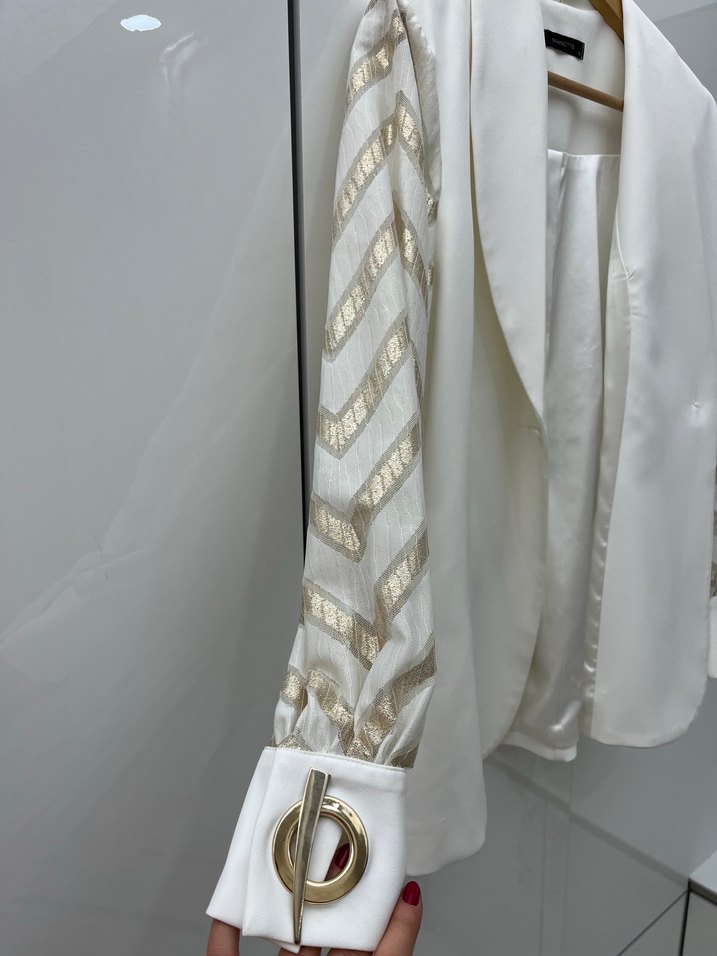 Beyaz Nakışlı Kadın Mini Blazer - Görsel 4