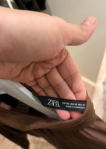 Zara Kahverengi Drapeli Yüksek Yakalı Bluz - Görsel 4