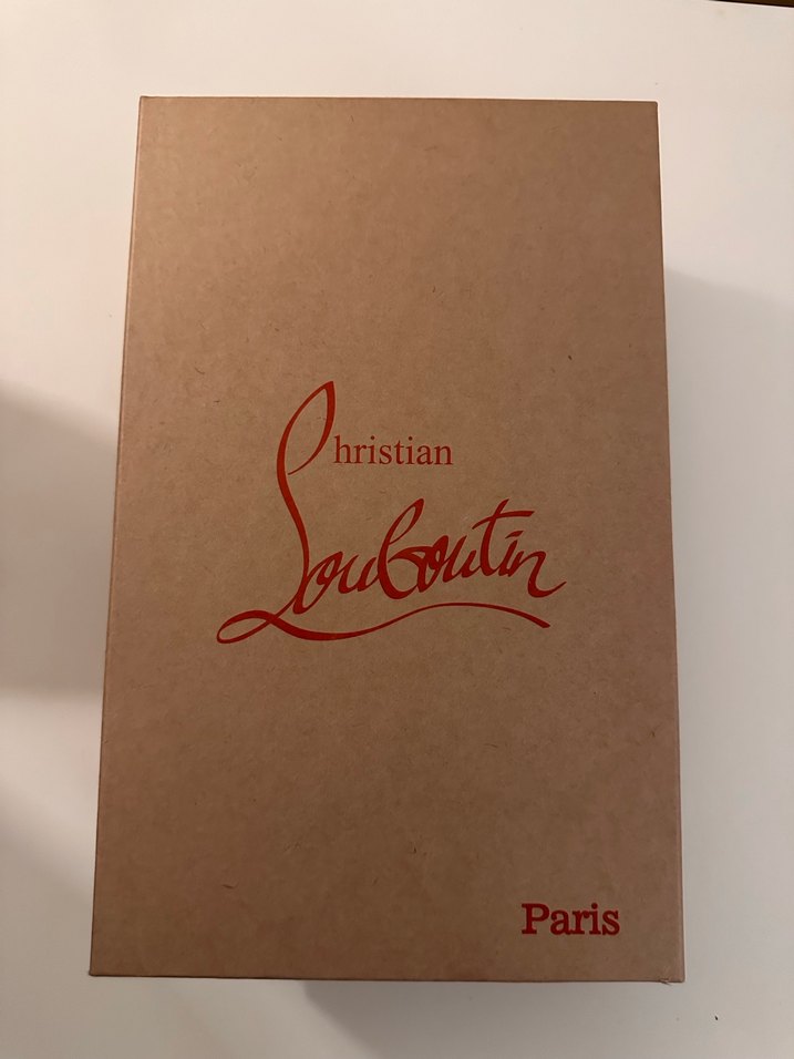 ÇOOK BEKLENEN CHRİSTİAN LOUBOUTİN GELDİ - Görsel 3