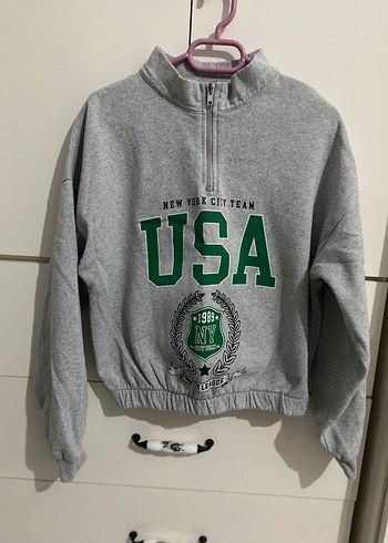 Gri Fermuarlı Kadın Crop Sweatshirt - Görsel 2