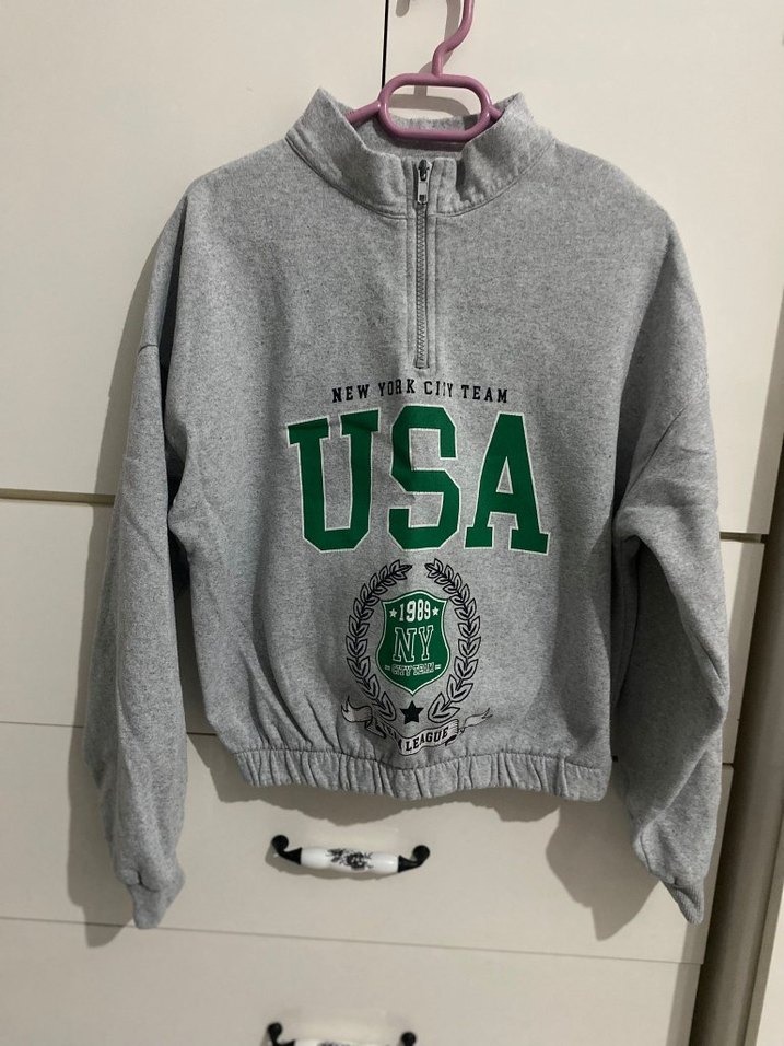 Gri Fermuarlı Kadın Crop Sweatshirt - Görsel 2