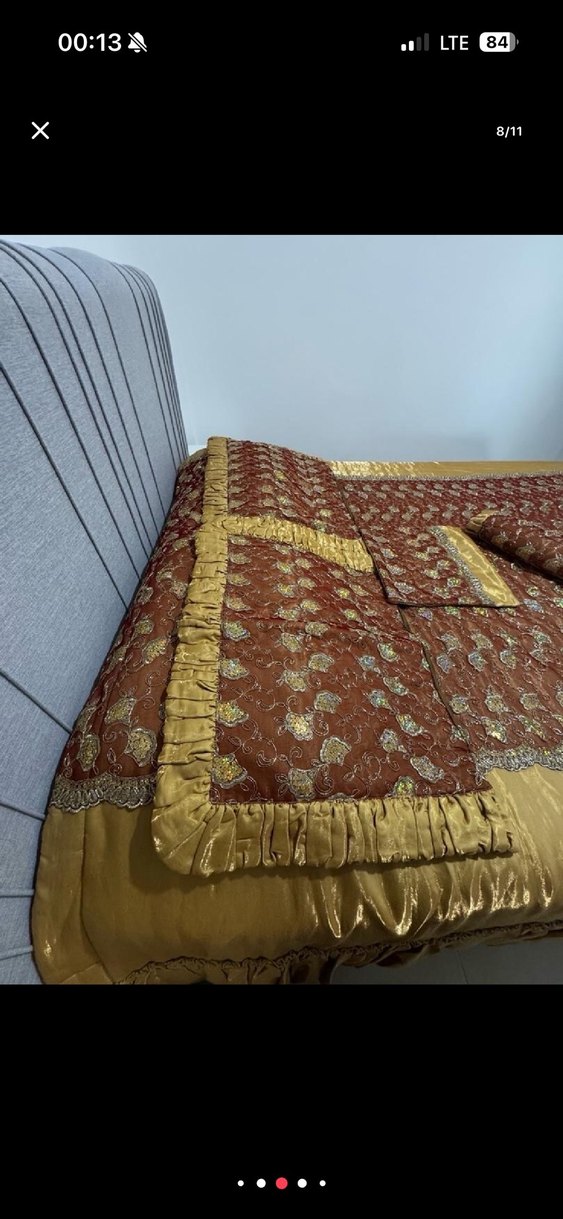 İşlemeli Parlak Altın Renk Yatak Örtüsü - Görsel 5